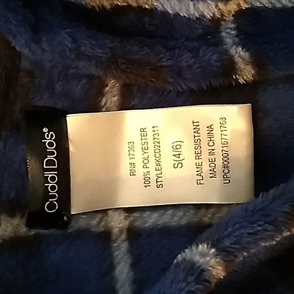 Robe - Picture 2 of 3